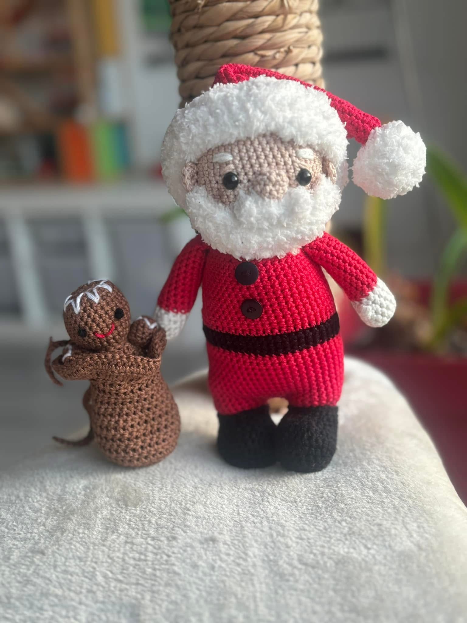 Gehaakte kerstman en peperkoekmannetje